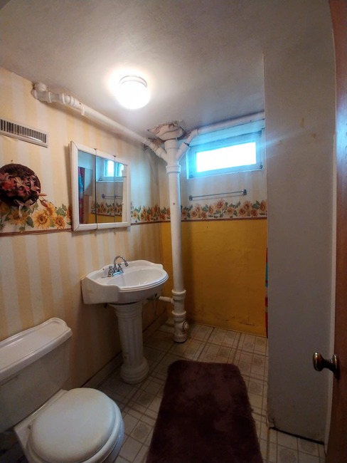 635 Augusta Ave