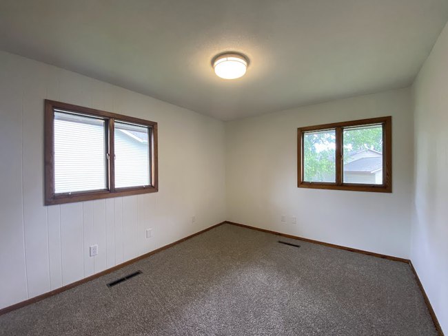 127 Washburne Dr