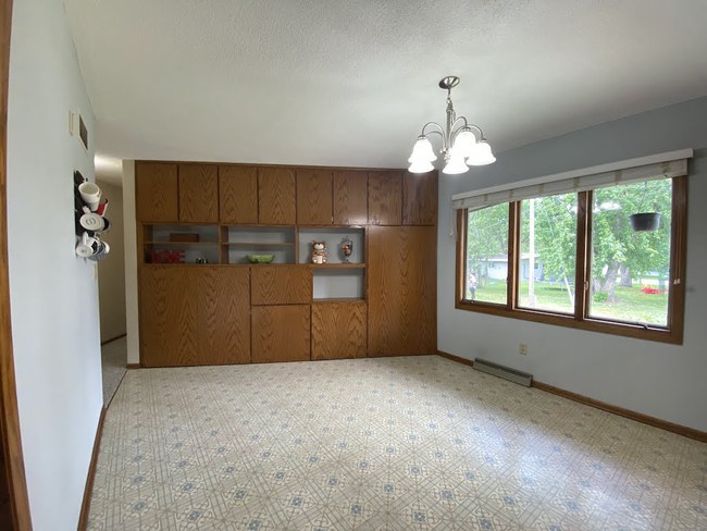 127 Washburne Dr