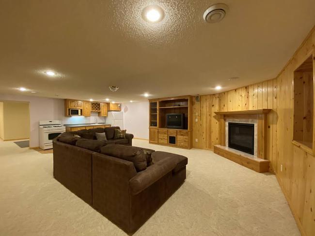 739 Paine Dr