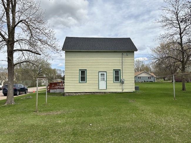 200 Lee Ave