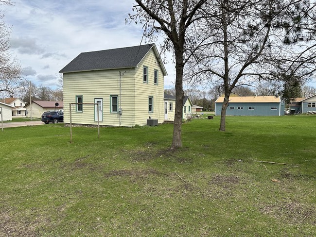 200 Lee Ave
