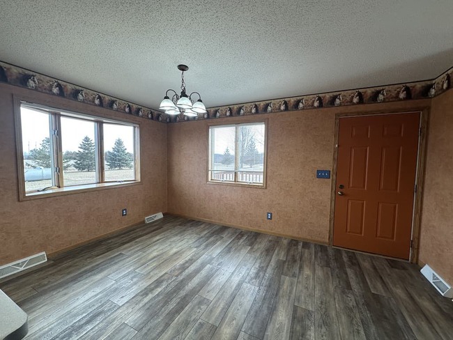 22446 Edgeton Rd