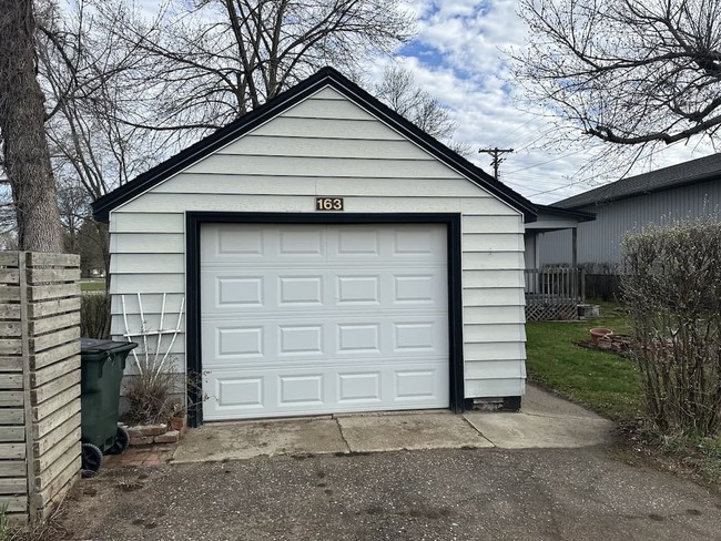 163 Central Ave W