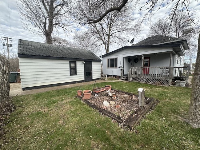 163 Central Ave W